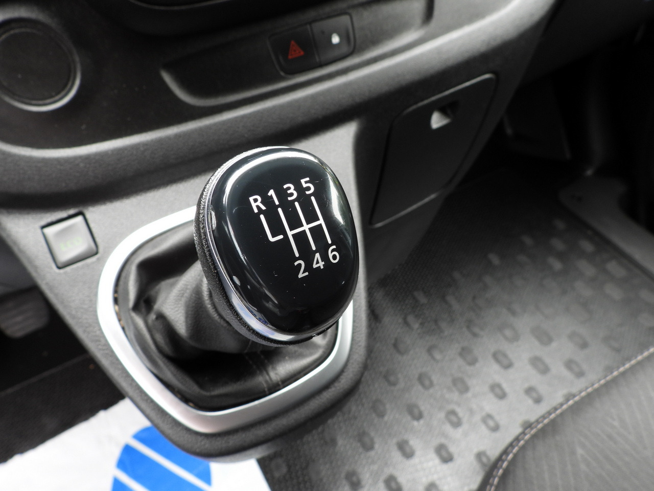 Furgoneta frigorifica RENAULT TRAFIC REFRIGERATOR VAN -5*C POWER SUPPLY 230V CRUISE CONTROL LED LIGHTS AIR CONDITIONING  120HP: foto 42