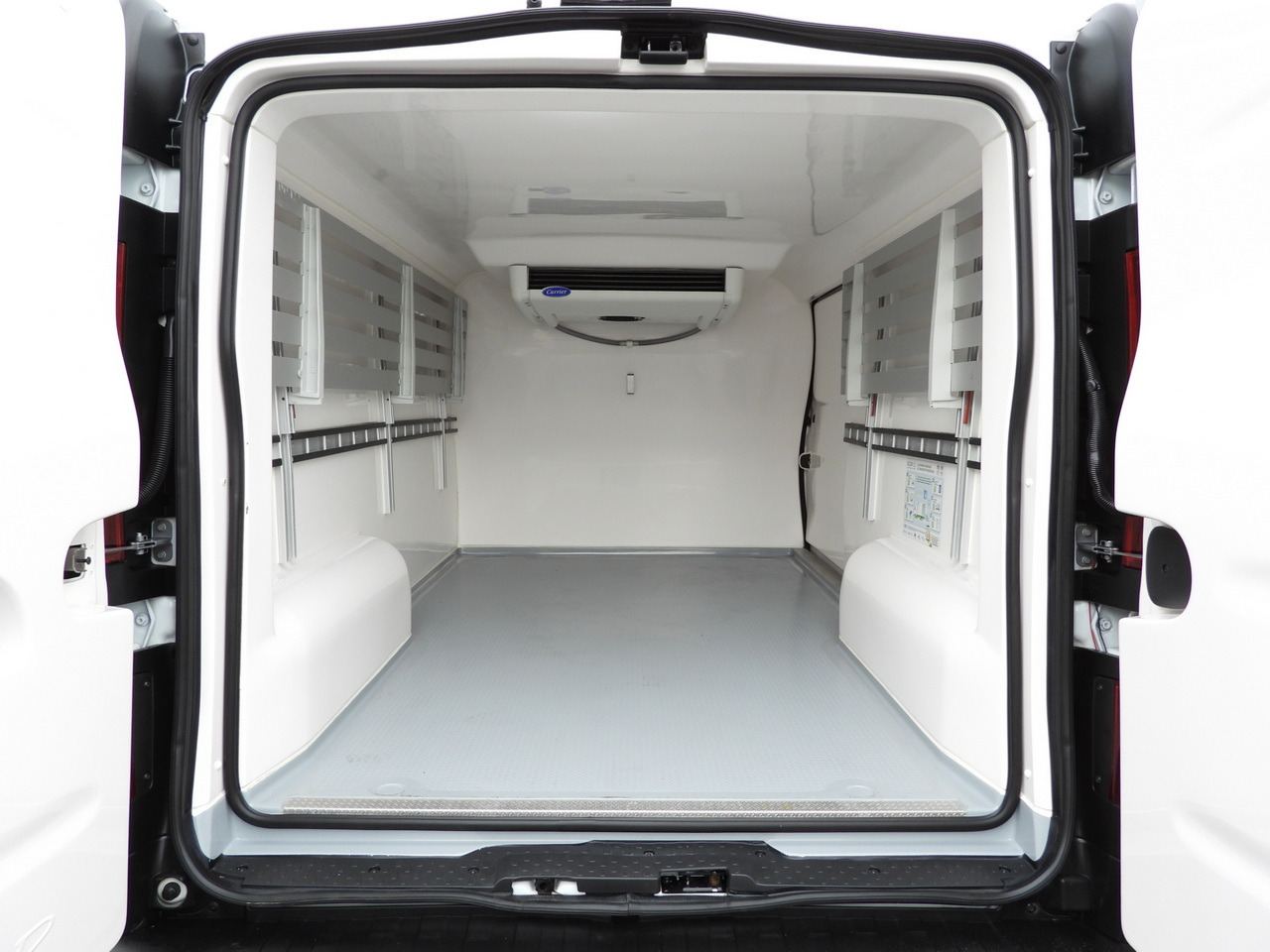 Furgoneta frigorifica RENAULT TRAFIC REFRIGERATOR VAN -5*C POWER SUPPLY 230V CRUISE CONTROL LED LIGHTS AIR CONDITIONING  120HP: foto 17