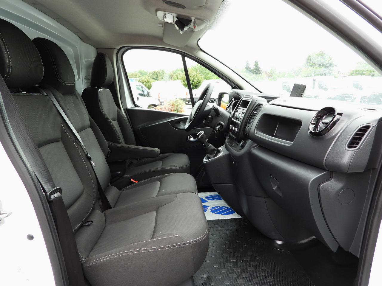 Furgoneta frigorifica RENAULT TRAFIC REFRIGERATOR VAN -5*C POWER SUPPLY 230V CRUISE CONTROL LED LIGHTS AIR CONDITIONING  120HP: foto 49