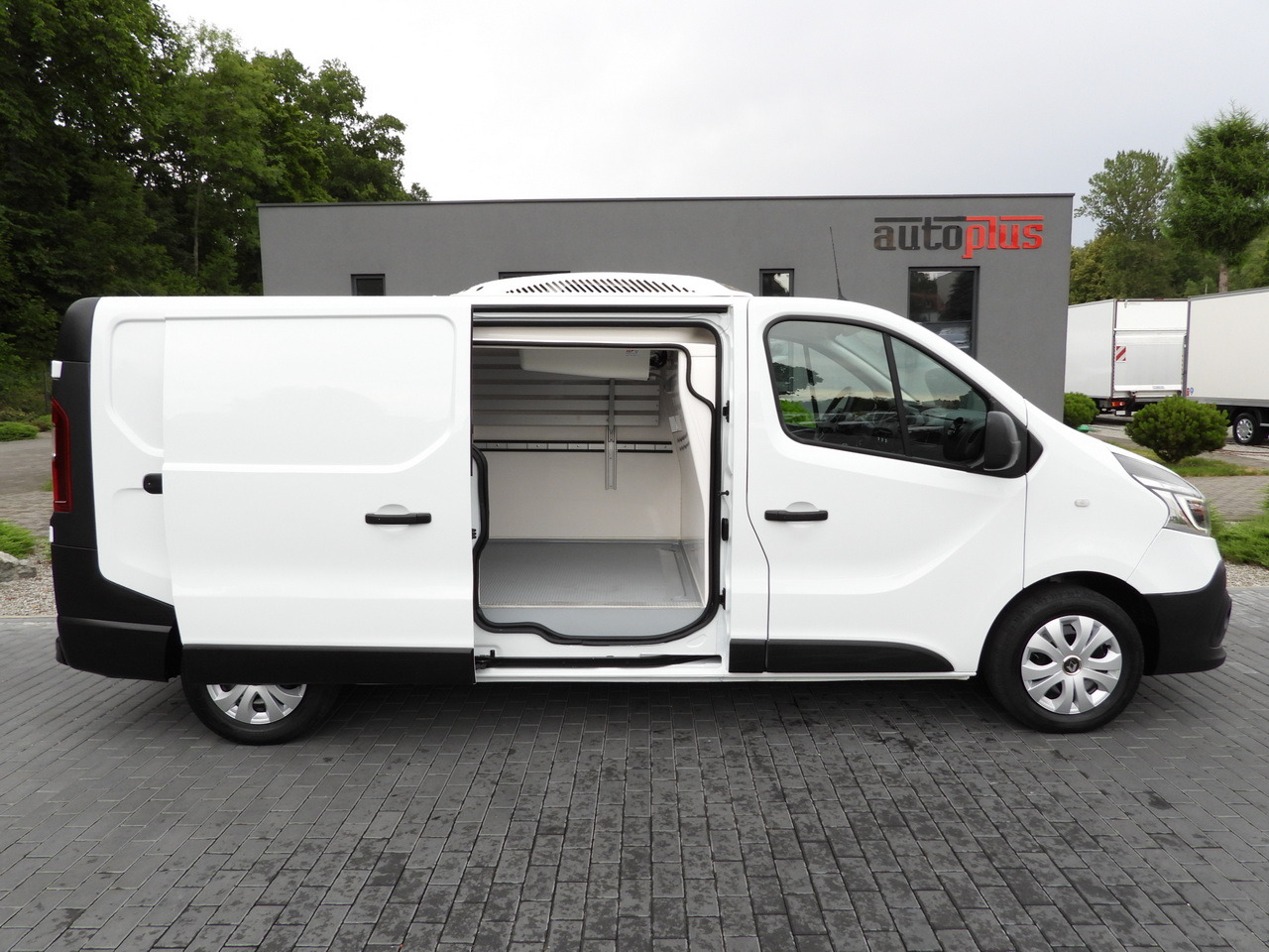 Furgoneta frigorifica RENAULT TRAFIC REFRIGERATOR VAN -5*C POWER SUPPLY 230V CRUISE CONTROL LED LIGHTS AIR CONDITIONING  120HP: foto 8