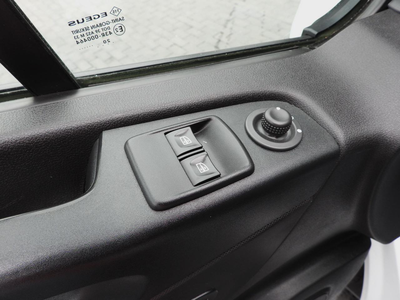 Furgoneta frigorifica RENAULT TRAFIC REFRIGERATOR VAN -5*C POWER SUPPLY 230V CRUISE CONTROL LED LIGHTS AIR CONDITIONING  120HP: foto 34