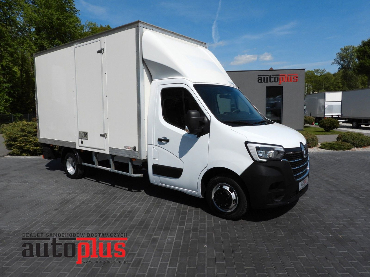 Renault MASTER KOFFER AUFZUG 8 PALETTEN TEMPOMAT NAVI - Furgoneta caja cerrada: foto 1 Renault MASTER KOFFER AUFZUG 8 PALETTEN TEMPOMAT NAVI - Furgoneta caja cerrada: foto 1