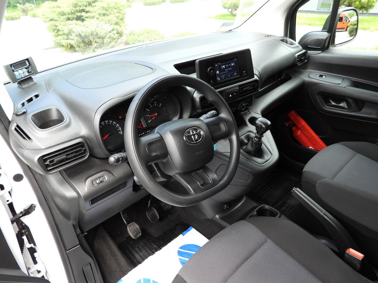 TOYOTA PROACE CITY REFRIGERATOR VAN -15*C POWER SUPPLY 230V CRUISE CONTROL AIR CONDITIONING 100HP - Furgoneta frigorifica: foto 2 TOYOTA PROACE CITY REFRIGERATOR VAN -15*C POWER SUPPLY 230V CRUISE CONTROL AIR CONDITIONING 100HP - Furgoneta frigorifica: foto 2