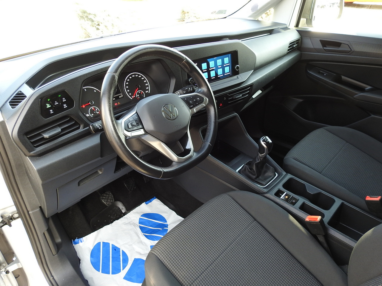 VOLKSWAGEN CADDY REFRIGERATOR VAN -20*C HEATING FUNCTION POWER SUPPLY 230V CRUISE CONTROL LED LIGHTS AIR CONDITIONING 100HP - Furgoneta frigorifica: foto 2 VOLKSWAGEN CADDY REFRIGERATOR VAN -20*C HEATING FUNCTION POWER SUPPLY 230V CRUISE CONTROL LED LIGHTS AIR CONDITIONING 100HP - Furgoneta frigorifica: foto 2