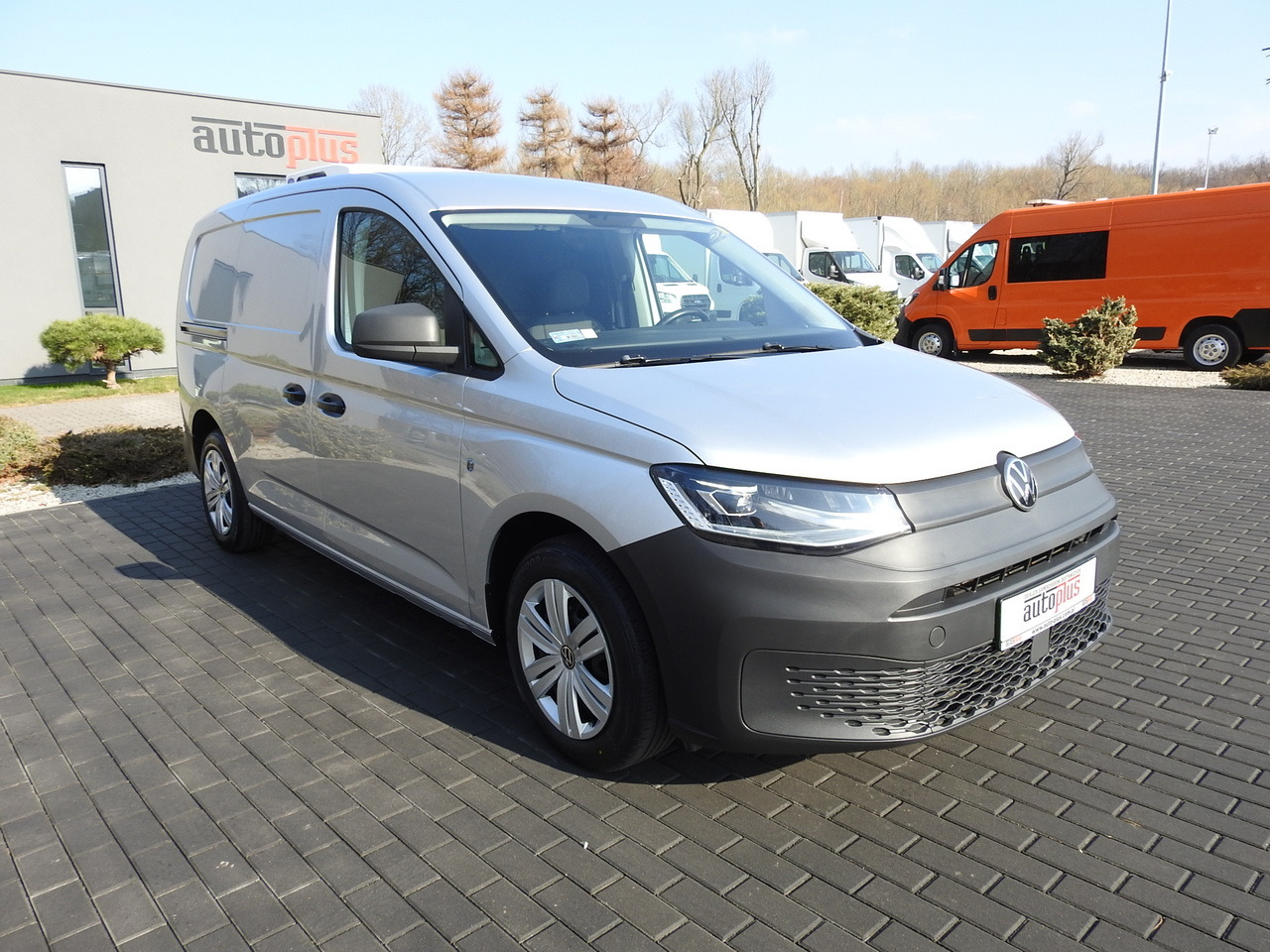 VOLKSWAGEN CADDY REFRIGERATOR VAN -20*C HEATING FUNCTION POWER SUPPLY 230V CRUISE CONTROL LED LIGHTS AIR CONDITIONING 100HP - Furgoneta frigorifica: foto 4 VOLKSWAGEN CADDY REFRIGERATOR VAN -20*C HEATING FUNCTION POWER SUPPLY 230V CRUISE CONTROL LED LIGHTS AIR CONDITIONING 100HP - Furgoneta frigorifica: foto 4