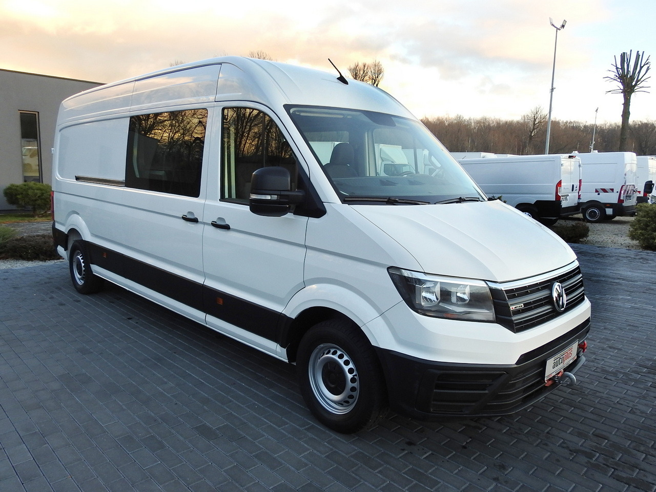 VOLKSWAGEN CRAFTER 4X4 4MOTION BOX DELIVERY VAN 7 SEATS AIR CONDITIONING 140HP - Furgón: foto 4 VOLKSWAGEN CRAFTER 4X4 4MOTION BOX DELIVERY VAN 7 SEATS AIR CONDITIONING 140HP - Furgón: foto 4