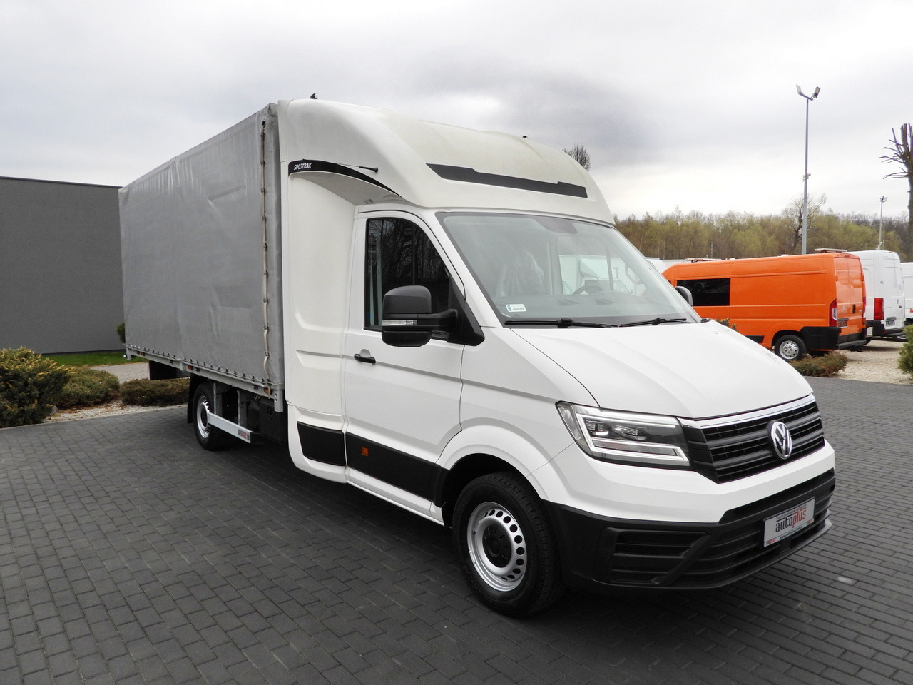VOLKSWAGEN CRAFTER TARPAULIN 10 PALLETS WEBASTO CRUISE CONTROL LED LIGHTS 180HP - Furgoneta con lona: foto 4 VOLKSWAGEN CRAFTER TARPAULIN 10 PALLETS WEBASTO CRUISE CONTROL LED LIGHTS 180HP - Furgoneta con lona: foto 4