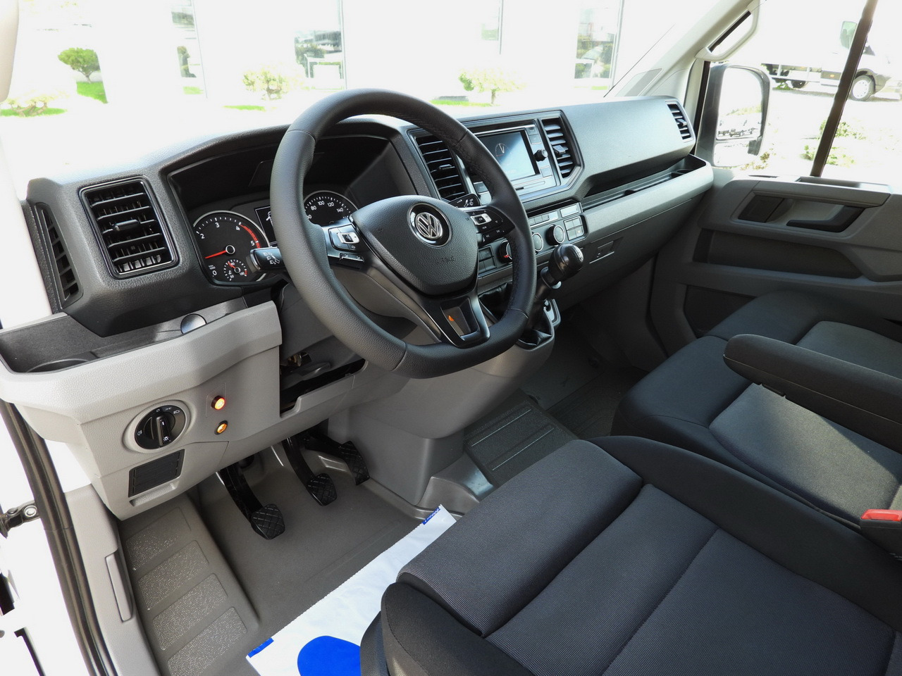 VOLKSWAGEN CRAFTER TARPAULIN LIFT 8 PALLETS CRUISE CONTROL LED LIGHTS TWIN WHEELS AIR CONDITIONING  180HP - Furgoneta con lona: foto 2 VOLKSWAGEN CRAFTER TARPAULIN LIFT 8 PALLETS CRUISE CONTROL LED LIGHTS TWIN WHEELS AIR CONDITIONING  180HP - Furgoneta con lona: foto 2