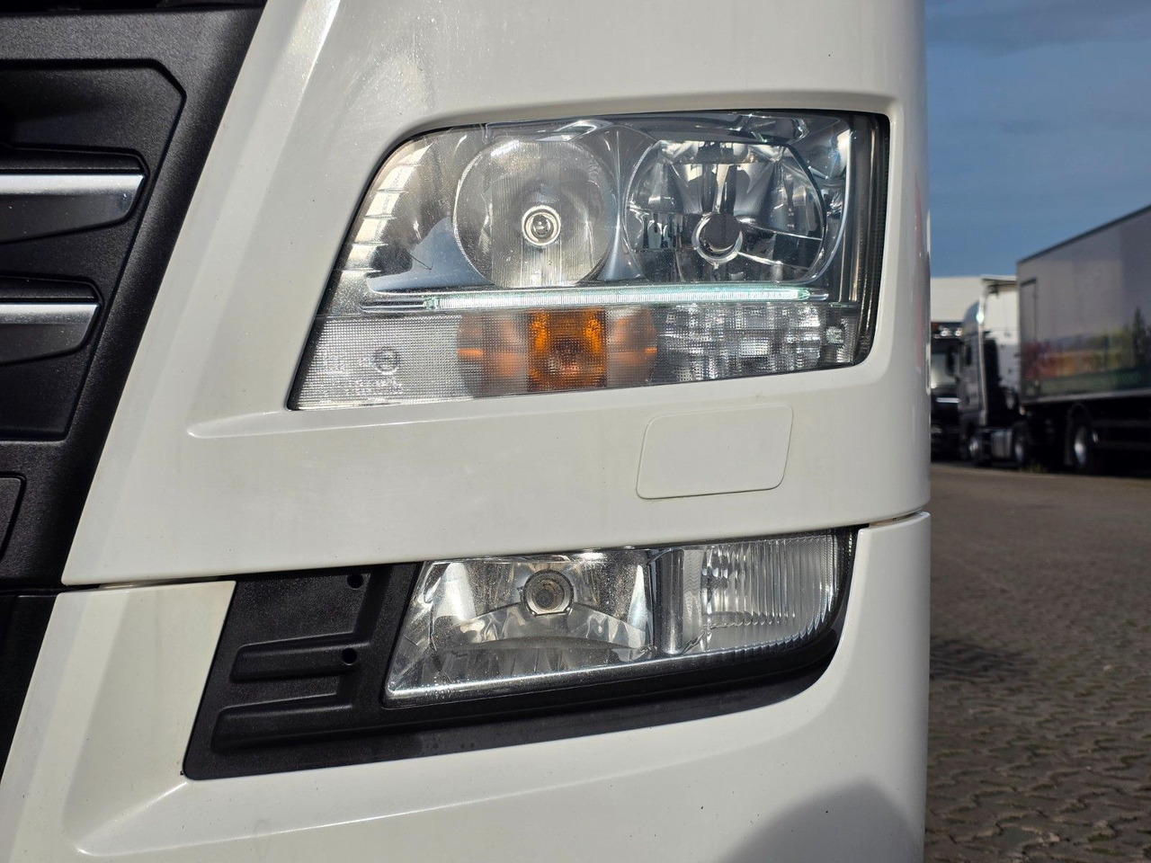 Cabeza tractora MAN TGX 18.500 4X2 LLS-U / 2 Tanks / Xenon: foto 25