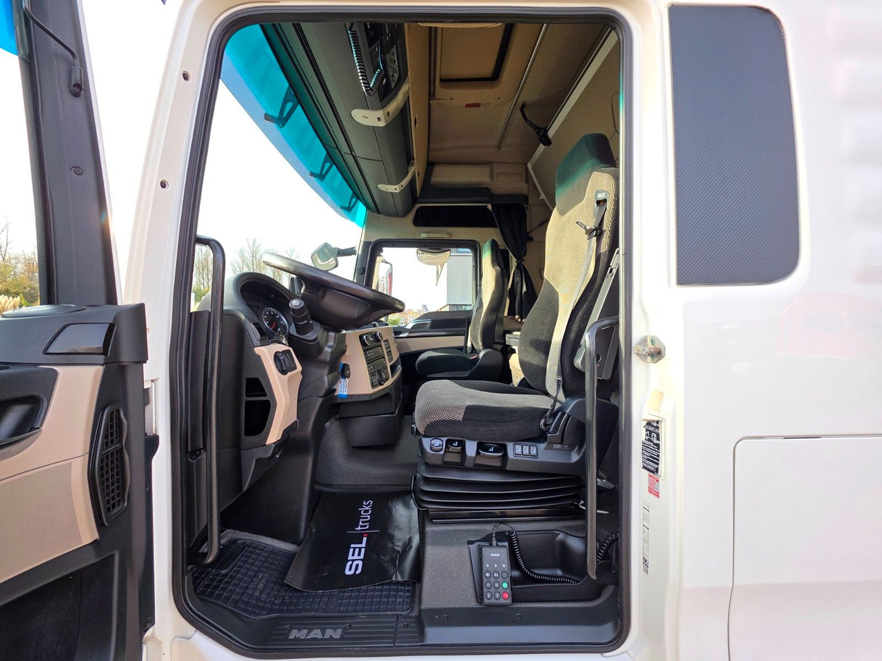 Cabeza tractora MAN TGX 18.500 4X2 LLS-U / 2 Tanks / Xenon: foto 27