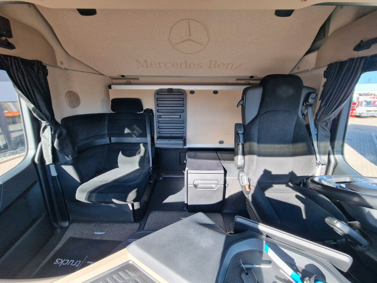 Camión lona Mercedes-Benz Actros 2548 / Retarder / Aluklappen / 6E: foto 20 Camión lona Mercedes-Benz Actros 2548 / Retarder / Aluklappen / 6E: foto 20