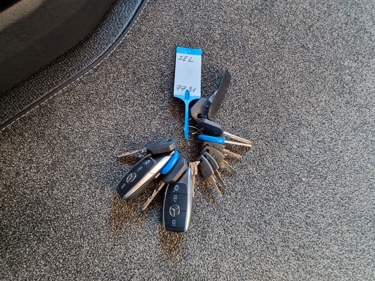 Camión lona Mercedes-Benz Actros 2548 / Retarder / Aluklappen / 6E: foto 24 Camión lona Mercedes-Benz Actros 2548 / Retarder / Aluklappen / 6E: foto 24