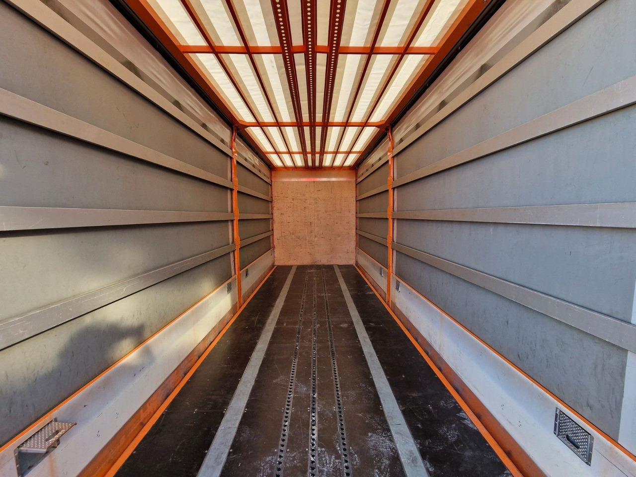 Camión lona Mercedes-Benz Actros 2548 / Retarder / Aluklappen / 6E: foto 28 Camión lona Mercedes-Benz Actros 2548 / Retarder / Aluklappen / 6E: foto 28