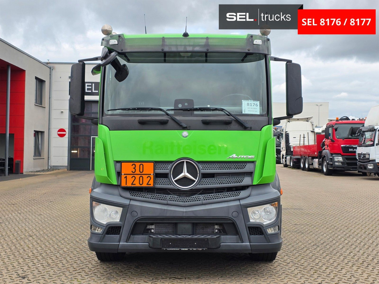 Mercedes-Benz Antos 2643 / Ret. / ADR AT / Lenkachse /KOMPLETT - Camión cisterna: foto 2 Mercedes-Benz Antos 2643 / Ret. / ADR AT / Lenkachse /KOMPLETT - Camión cisterna: foto 2