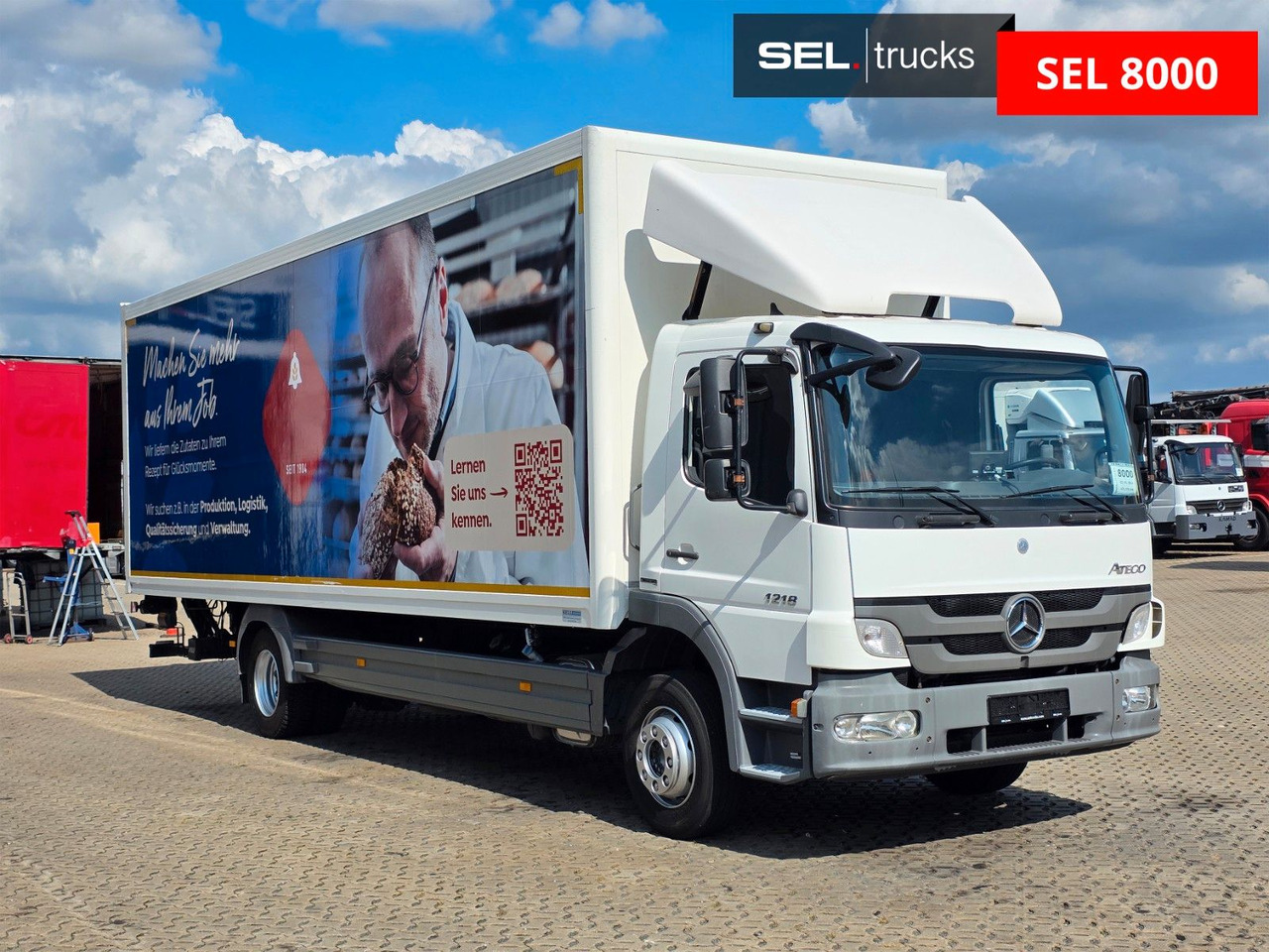 Mercedes-Benz Atego 1218 / Ladebordwand - Camión caja cerrada: foto 4 Mercedes-Benz Atego 1218 / Ladebordwand - Camión caja cerrada: foto 4