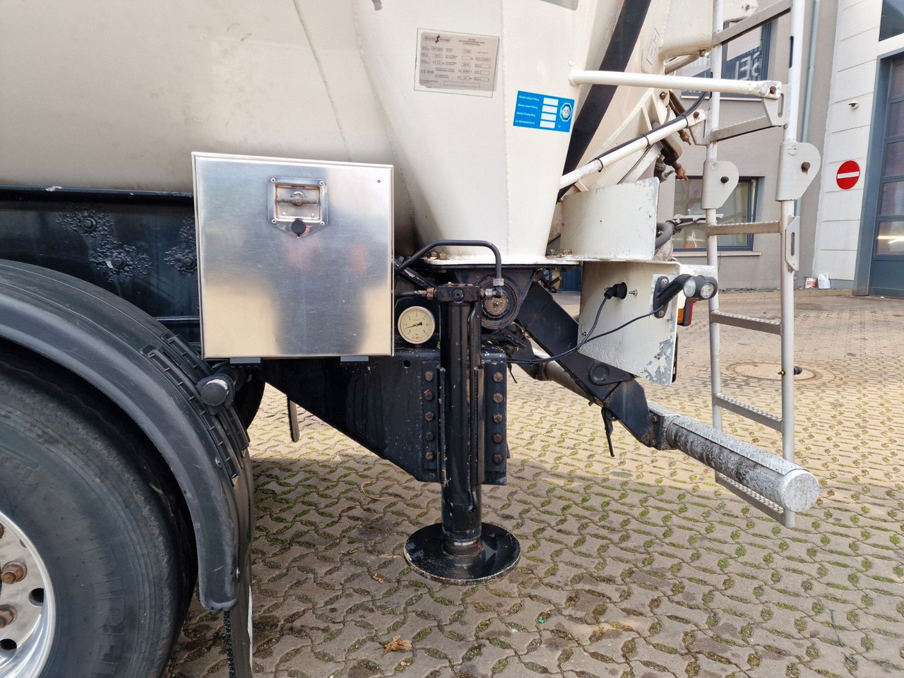 Semirremolque silo Spitzer SKS 27 / Kippsilo / 53.000 l / Liftachse: foto 13