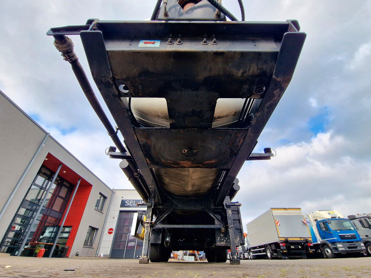 Semirremolque silo Spitzer SKS 27 / Kippsilo / 53.000 l / Liftachse: foto 17