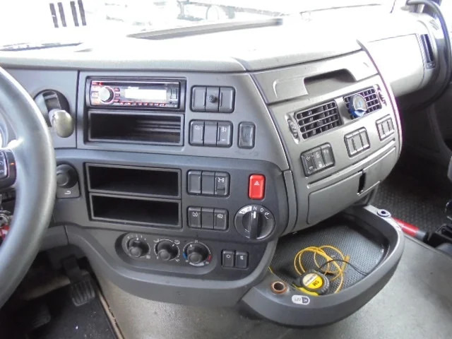 Cabeza tractora DAF XF 440: foto 15