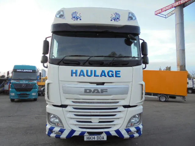 DAF XF 460 6X2 RHD - Cabeza tractora: foto 2 DAF XF 460 6X2 RHD - Cabeza tractora: foto 2