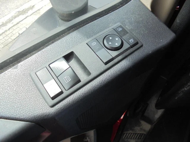 Cabeza tractora Mercedes-Benz Actros 1943 LS EUR6: foto 18