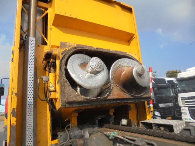 DAF 75.240 75 240 6X2 - Camión de basura: foto 5 DAF 75.240 75 240 6X2 - Camión de basura: foto 5