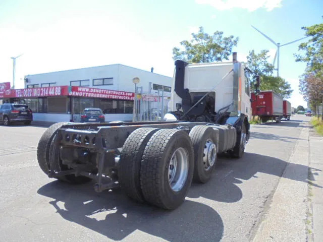 DAF CF 75.250 FAG 250 6X2 - Camión caja cerrada: foto 4 DAF CF 75.250 FAG 250 6X2 - Camión caja cerrada: foto 4