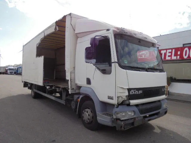 DAF LF 220 - Camión caja cerrada: foto 3 DAF LF 220 - Camión caja cerrada: foto 3