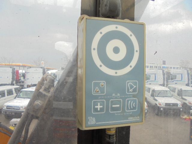 Camión con plataforma elevadora Hino 700 6X4: foto 20