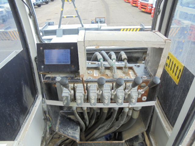 Camión con plataforma elevadora Hino 700 6X4: foto 18