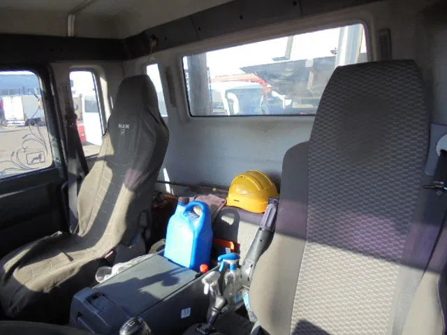 Camión volquete MAN TGA 26.430 BBS 6X6 KIEPER /TRACTOR: foto 15 Camión volquete MAN TGA 26.430 BBS 6X6 KIEPER /TRACTOR: foto 15