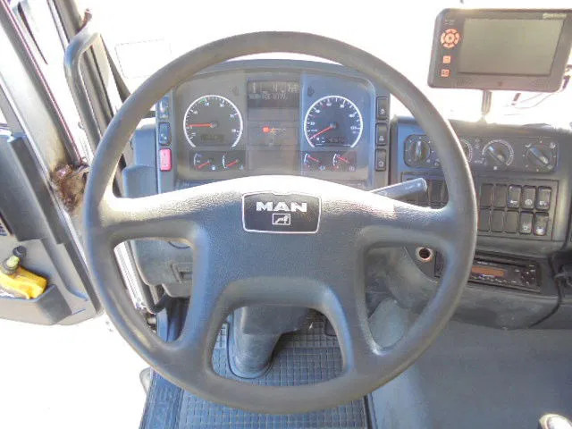 Camión volquete MAN TGA 26.430 BBS 6X6 KIEPER /TRACTOR: foto 17 Camión volquete MAN TGA 26.430 BBS 6X6 KIEPER /TRACTOR: foto 17