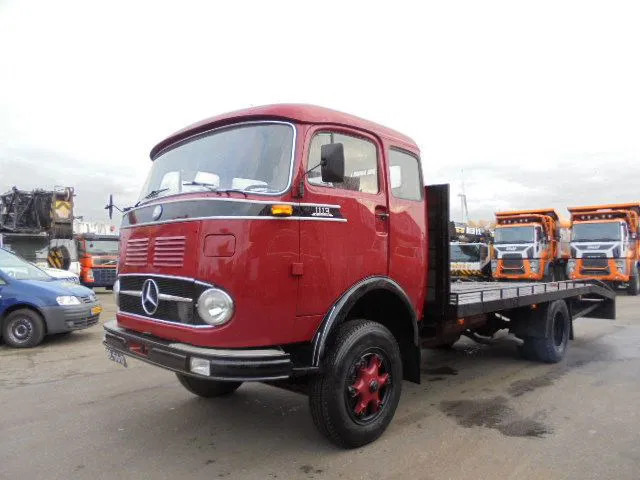 Mercedes-Benz 1113 - Camión portavehículos: foto 1 Mercedes-Benz 1113 - Camión portavehículos: foto 1