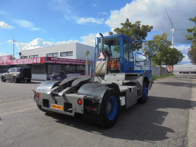 Terberg YT 182 NL KENTEKEN - Tractor industrial: foto 4 Terberg YT 182 NL KENTEKEN - Tractor industrial: foto 4