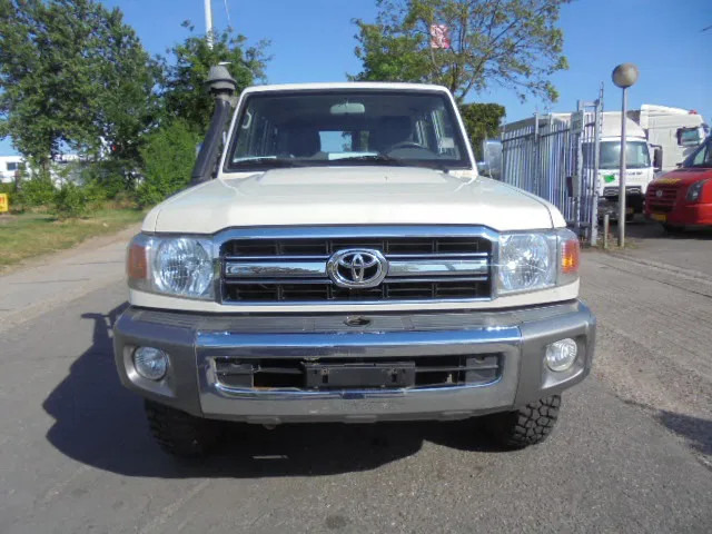 Toyota Land Cruiser HZJ76L 4X4 EXPORT OUTSIDE EU ONLY - SUV/ Todoterreno: foto 2 Toyota Land Cruiser HZJ76L 4X4 EXPORT OUTSIDE EU ONLY - SUV/ Todoterreno: foto 2