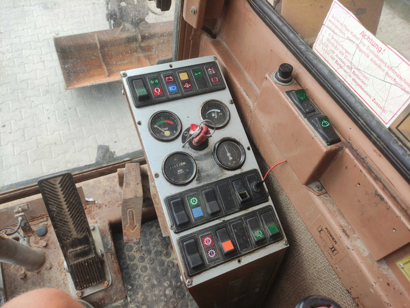 Excavadora de ruedas Caterpillar 214 B wheel excavator: foto 19