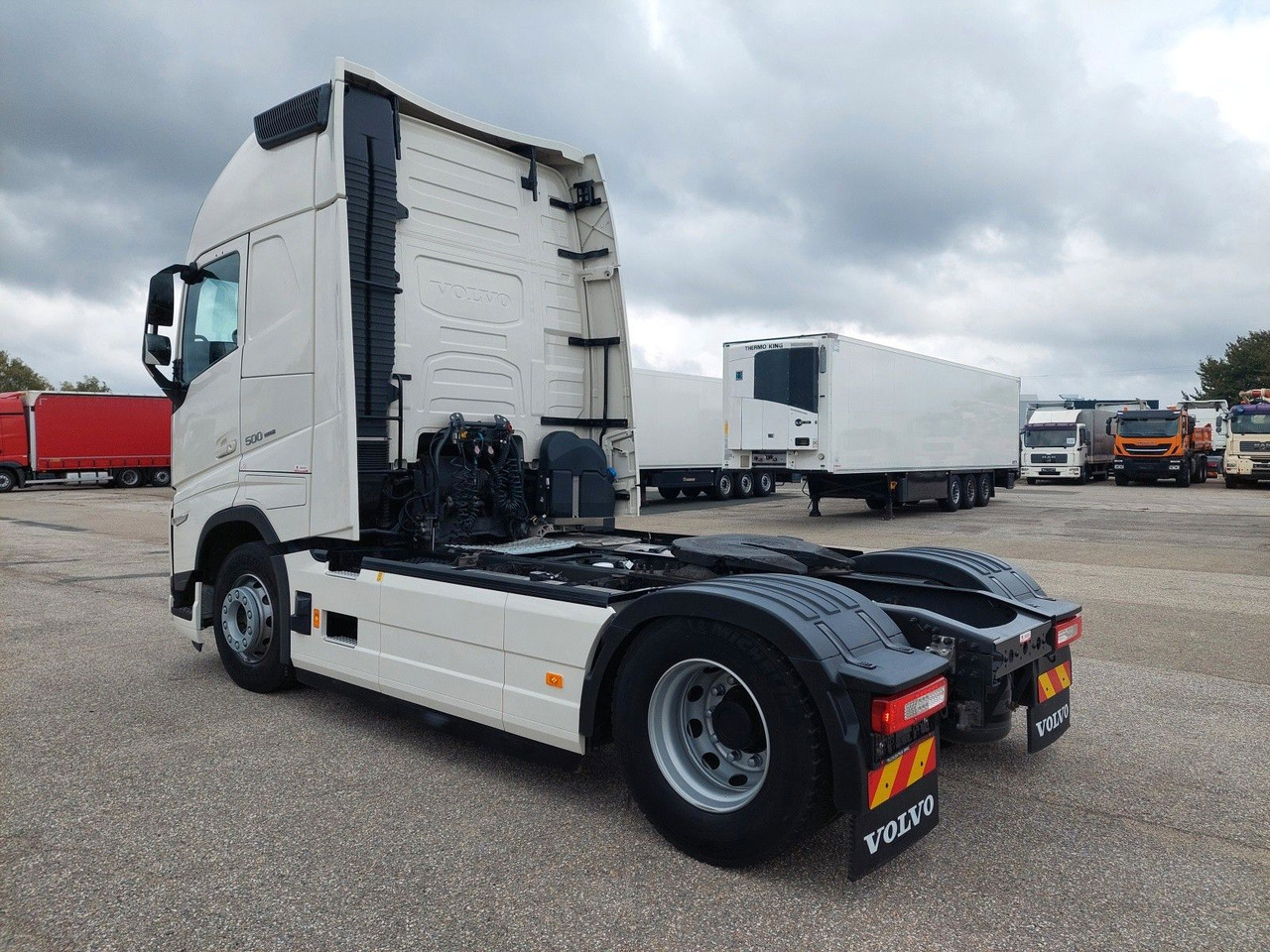 Volvo FH 13 Globetrotter XL 500 - Cabeza tractora: foto 3 Volvo FH 13 Globetrotter XL 500 - Cabeza tractora: foto 3