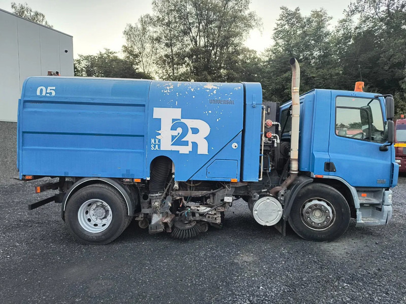 DAF CF 75.250 DRIVING CONDITION - SWEEPER NEEDS REPAIRMENT - Barredora vial: foto 4 DAF CF 75.250 DRIVING CONDITION - SWEEPER NEEDS REPAIRMENT - Barredora vial: foto 4