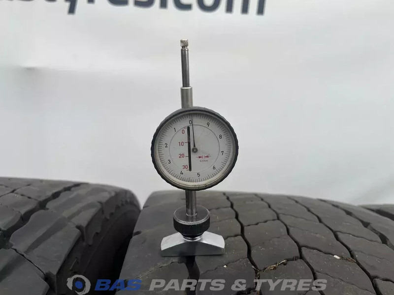 Continental Continental 315/70R22.5 Eco HD5 154/150 M+S 3PMSF gebruikte set - Neumático para Camión: foto 3 Continental Continental 315/70R22.5 Eco HD5 154/150 M+S 3PMSF gebruikte set - Neumático para Camión: foto 3