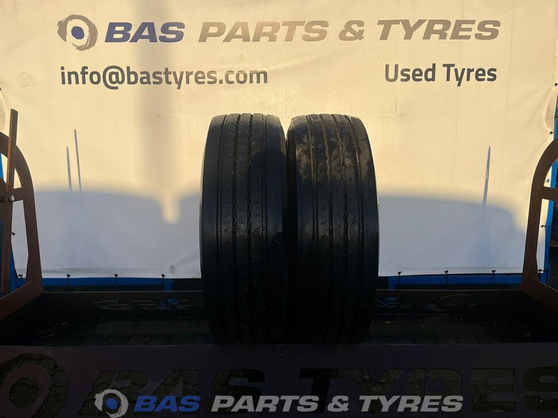 Continental Continental 315/70R22.5 Hybrid HS3+ 156/150 M+S 3PMSF gebruikte set - Neumático para Camión: foto 1 Continental Continental 315/70R22.5 Hybrid HS3+ 156/150 M+S 3PMSF gebruikte set - Neumático para Camión: foto 1