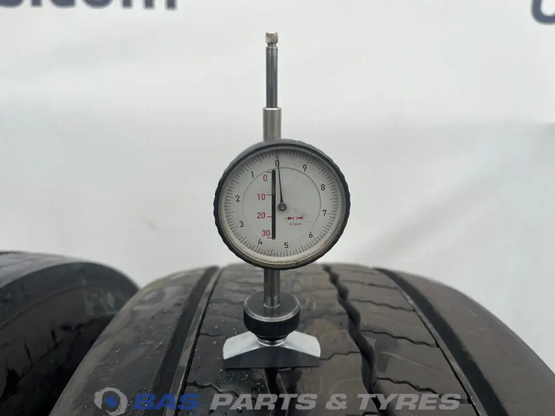 Continental Continental 315/70R22.5 Hybrid HS5 156/150 M+S 3PMSF gebruikte set - Neumático para Camión: foto 3 Continental Continental 315/70R22.5 Hybrid HS5 156/150 M+S 3PMSF gebruikte set - Neumático para Camión: foto 3