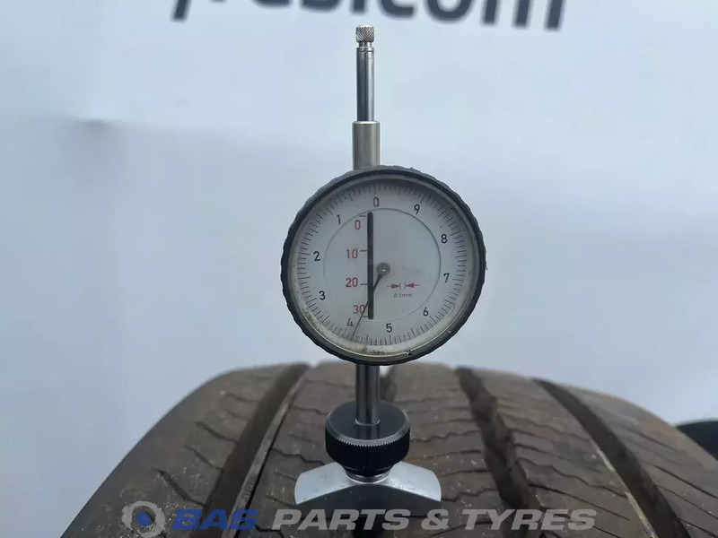 Continental Continental 315/70R22.5 Hybrid HS5 156/150 M+S 3PMSF gebruikte set - Neumático para Camión: foto 3 Continental Continental 315/70R22.5 Hybrid HS5 156/150 M+S 3PMSF gebruikte set - Neumático para Camión: foto 3