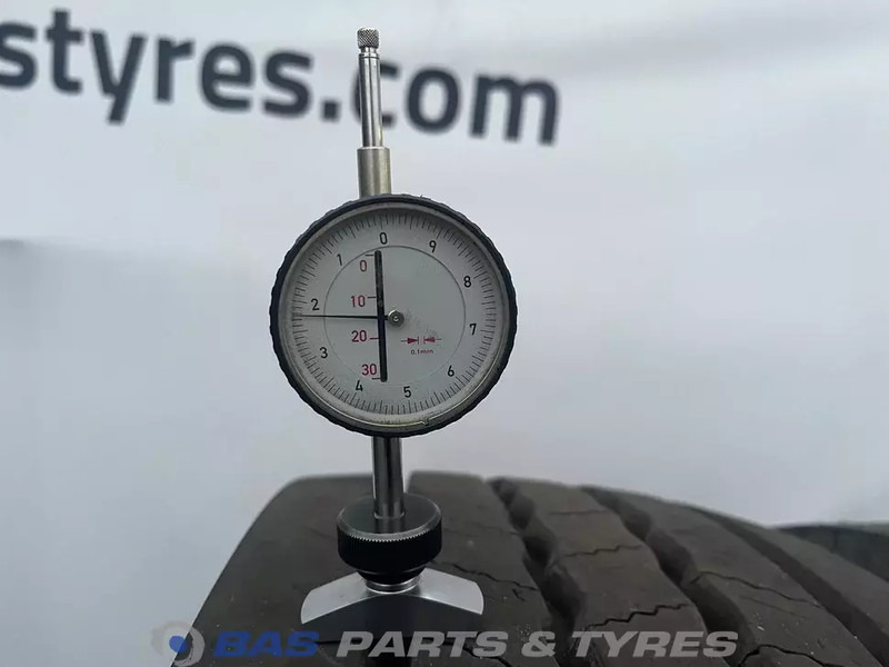 Continental Continental 315/80R22.5 Hybrid HS5 156/150 M+S 3PMSF gebruikte set - Neumático para Camión: foto 3 Continental Continental 315/80R22.5 Hybrid HS5 156/150 M+S 3PMSF gebruikte set - Neumático para Camión: foto 3