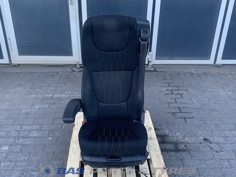 DAF CF Euro 6 - Asiento para Camión: foto 1 DAF CF Euro 6 - Asiento para Camión: foto 1