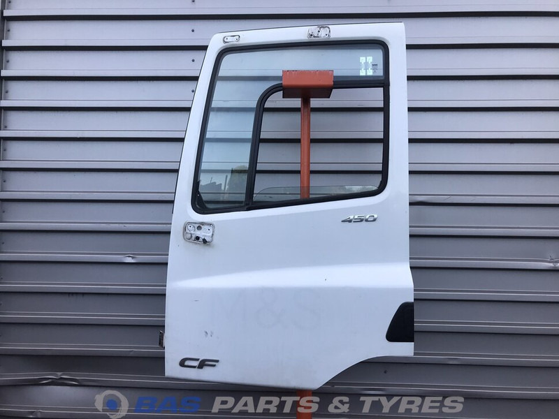 DAF CF Euro 6 - Puerta y piezas para Camión: foto 1 DAF CF Euro 6 - Puerta y piezas para Camión: foto 1