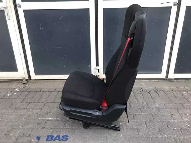 DAF CF Euro 6 - Asiento para Camión: foto 2 DAF CF Euro 6 - Asiento para Camión: foto 2