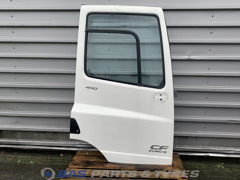 DAF CF (Meerdere types) - Puerta y piezas para Camión: foto 1 DAF CF (Meerdere types) - Puerta y piezas para Camión: foto 1