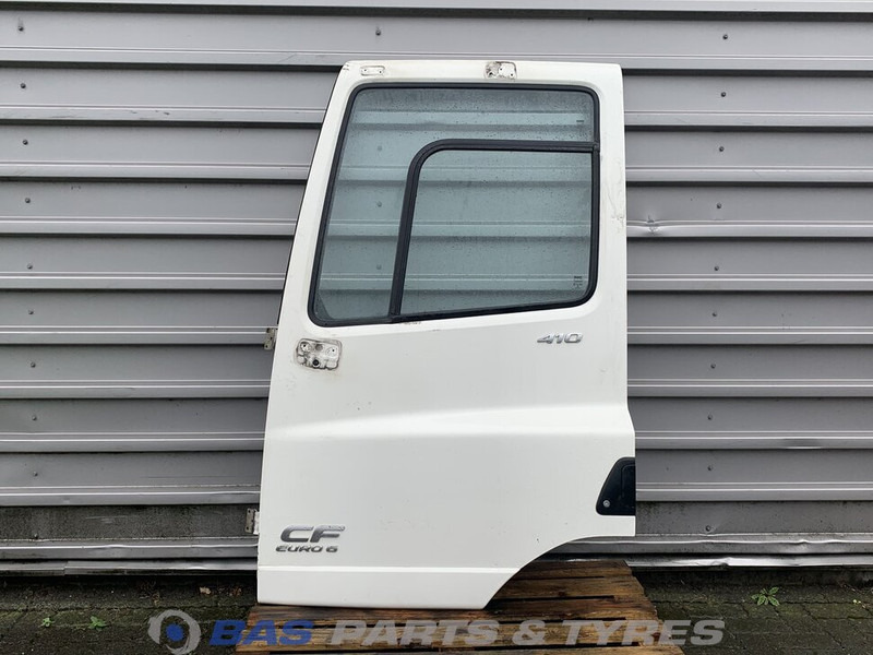 DAF CF (Meerdere types) - Puerta y piezas para Camión: foto 1 DAF CF (Meerdere types) - Puerta y piezas para Camión: foto 1
