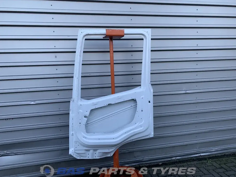 DAF XF G2 - Puerta y piezas para Camión: foto 2 DAF XF G2 - Puerta y piezas para Camión: foto 2