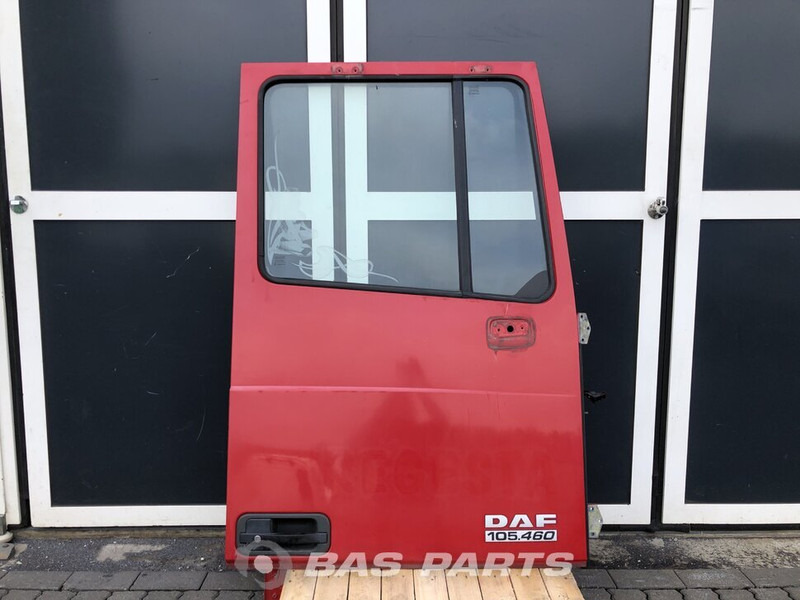 DAF XF105 Portier Rechts DAF 1308492 - Puerta y piezas para Camión: foto 1 DAF XF105 Portier Rechts DAF 1308492 - Puerta y piezas para Camión: foto 1