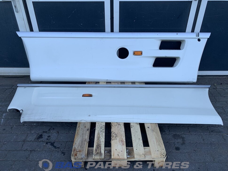DAF XF105 Sideskirt Set DAF 1655059 - Carrocería y exterior para Camión: foto 1 DAF XF105 Sideskirt Set DAF 1655059 - Carrocería y exterior para Camión: foto 1